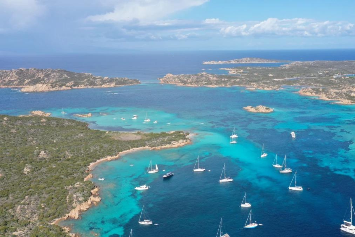 V4 - Côte d'Azur, Sardinia and Corsica Sailing Exploration - SantaMariaManuela