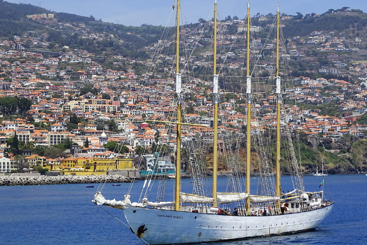 17 - Autumn blue water sailing Lisbon to Funchal - SantaMariaManuela