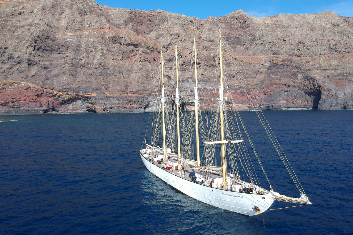 17 - Autumn blue water sailing Lisbon to Funchal - SantaMariaManuela